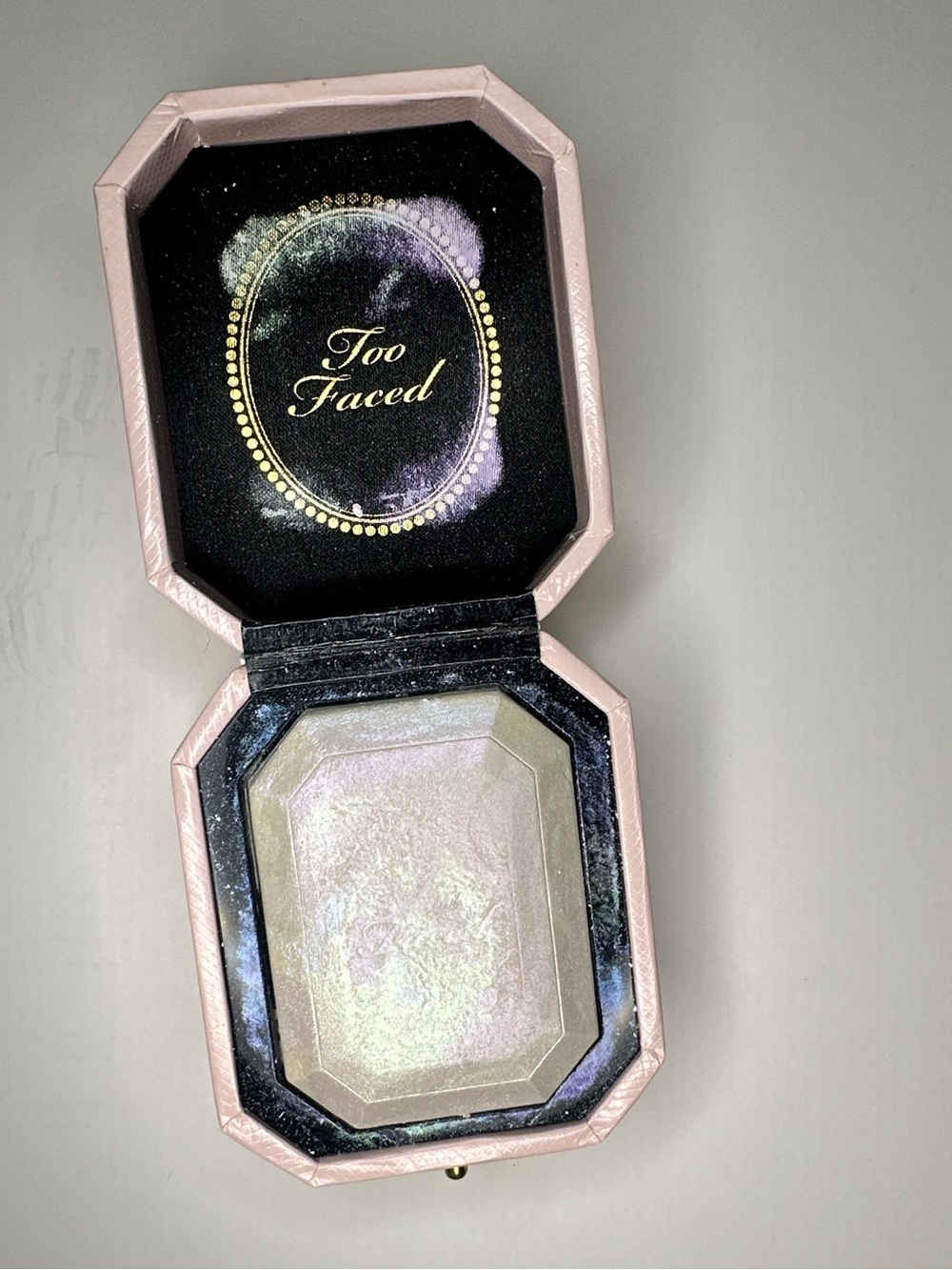 Too Faced Powder Diamond light multi use diamond fire highlighter